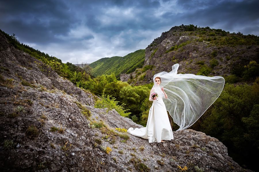 Fotograf ślubny Maks Bukovski (maxbukovski). Zdjęcie z 13 maja 2019