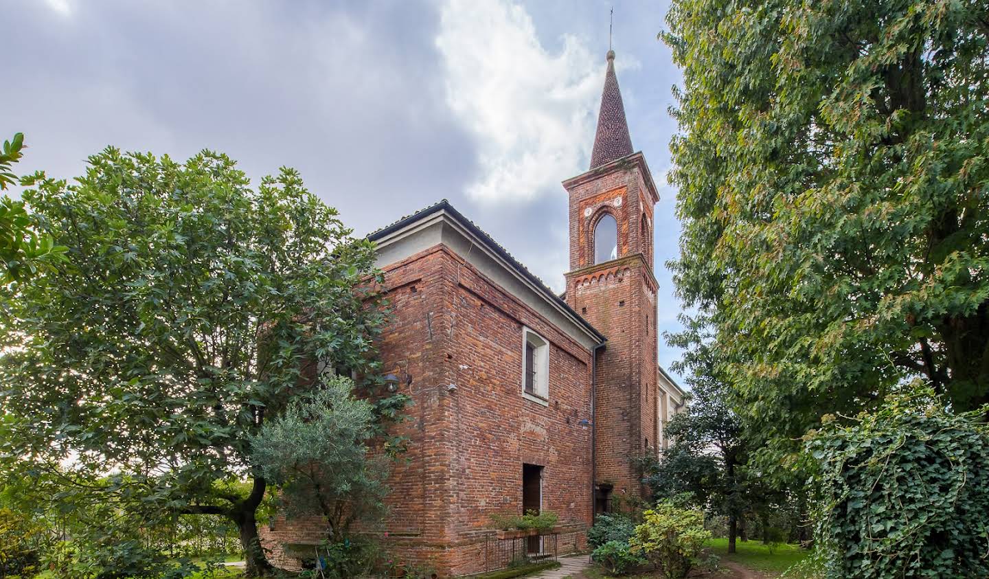 House with garden Morimondo