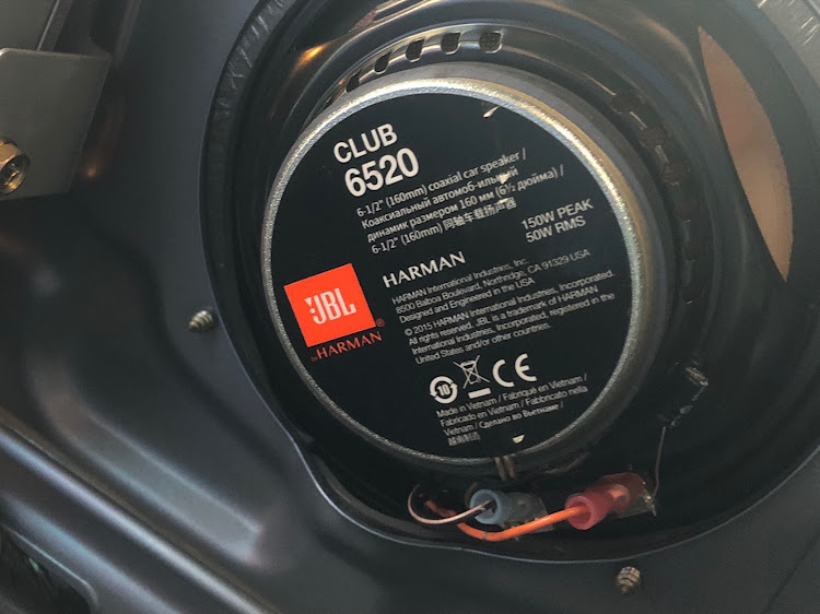 スカイラインのR32・ALPINE・3DA-W882Jに関するカスタム事例の投稿画像3枚目