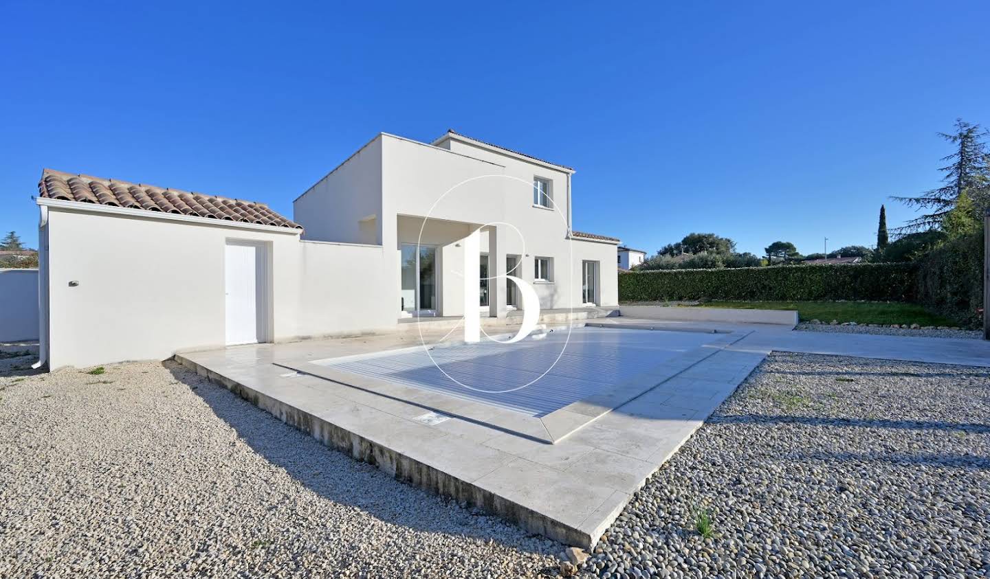 House with pool Uzès