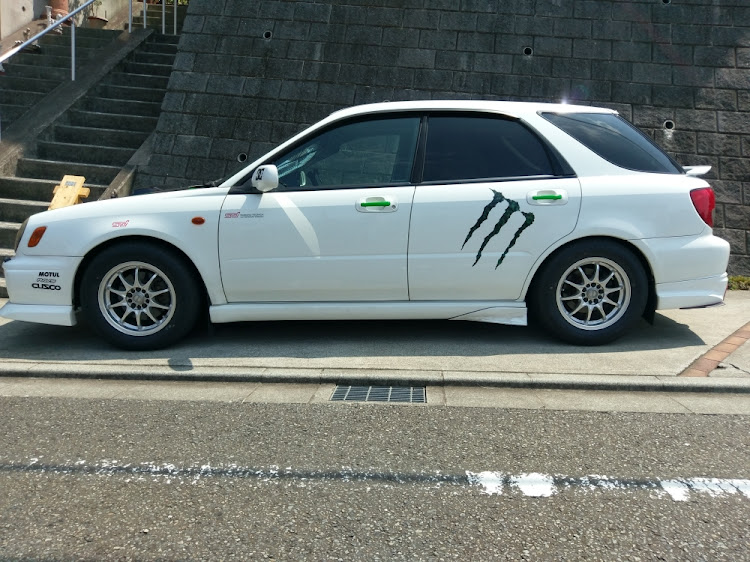 インプレッサ スポーツワゴンのDIY・リフトアップ・ラバースペーサーに関するカスタム事例の投稿画像3枚目
