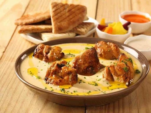 Hummus With Chicken Shishtaouk Platter