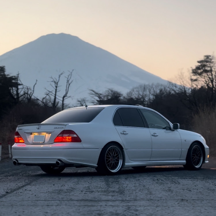 セルシオの30セルシオ・30後期セルシオ・カールソン・車好きに関するカスタム事例の投稿画像4枚目