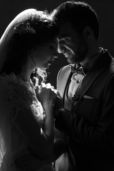 Wedding photographer Gevorg Petrosyan (2528). Photo of 21 November 2019