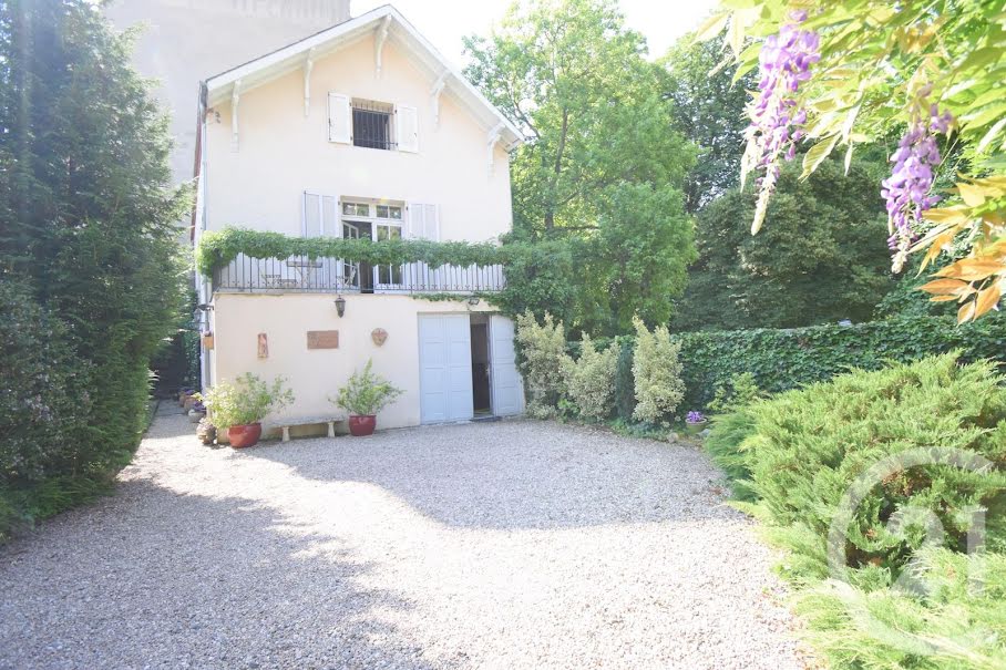 Vente maison 4 pièces 154.99 m² à Vichy (03200), 521 000 €