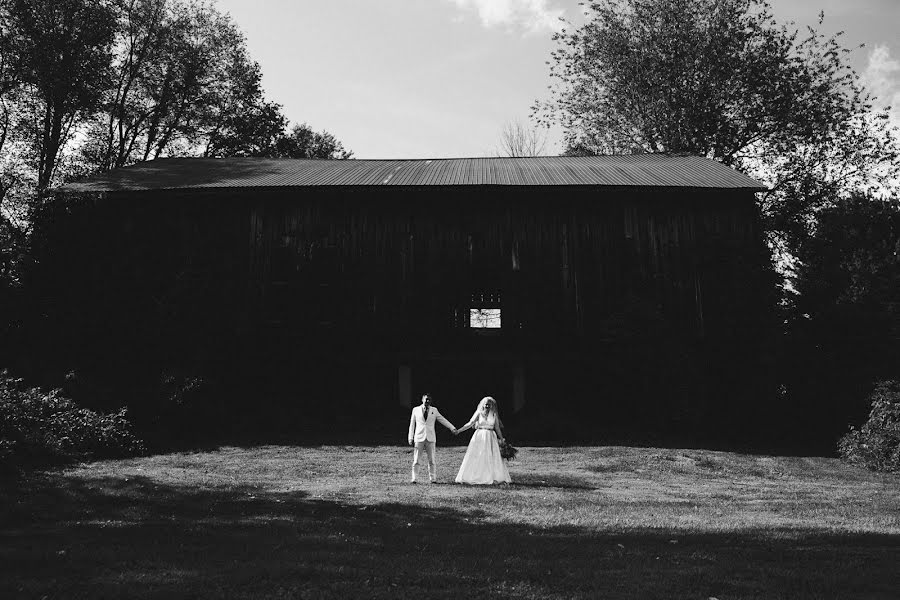 Fotograf ślubny Julie Rosillo (julierosillo). Zdjęcie z 8 września 2019