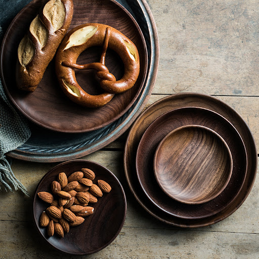 Title 2, Black walnut wood dish for dried fruit desserts...
