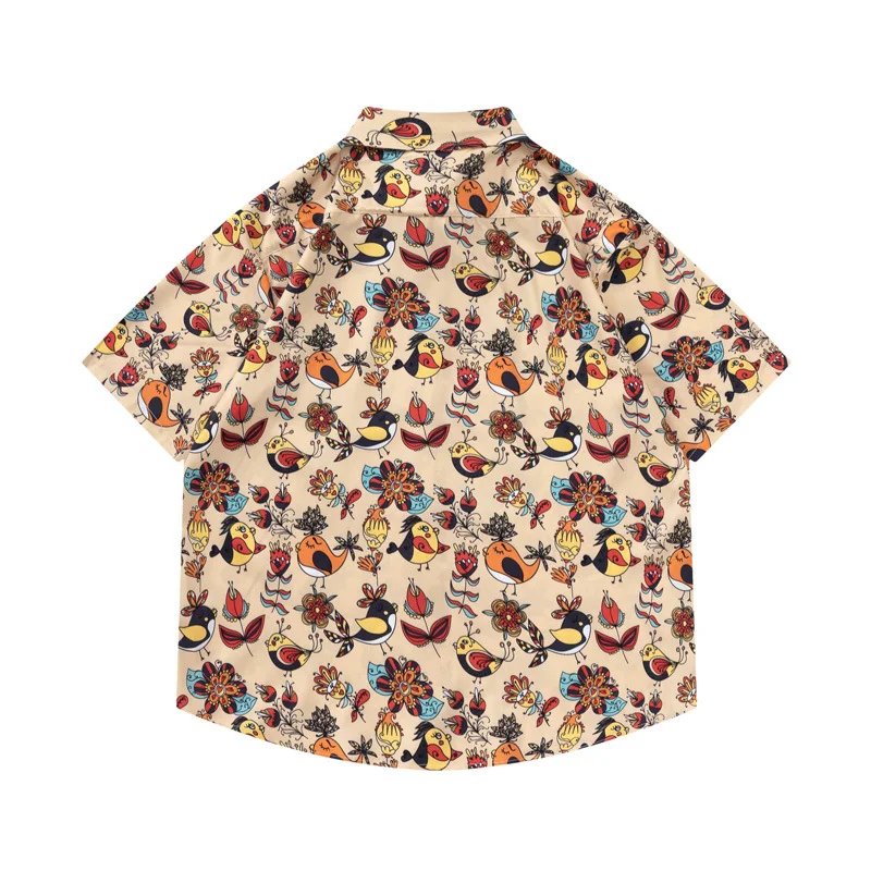 Camisa de manga curta estampada criativa retrô de verão para homens. Perfeita para um visual estiloso e descontraído, ideal para os dias quentes de verão.