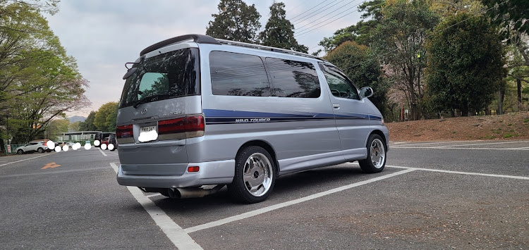 ハイエース レジアスの大黒PA・RCH41W・90年代・ミニバン乗りと仲良くなりたい・ぽんこつと共にに関するカスタム事例の投稿画像1枚目