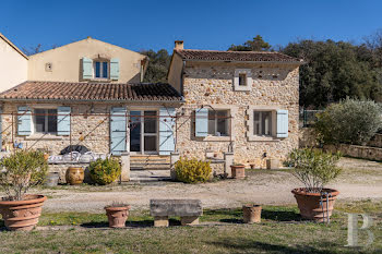 ferme à Roussillon (84)