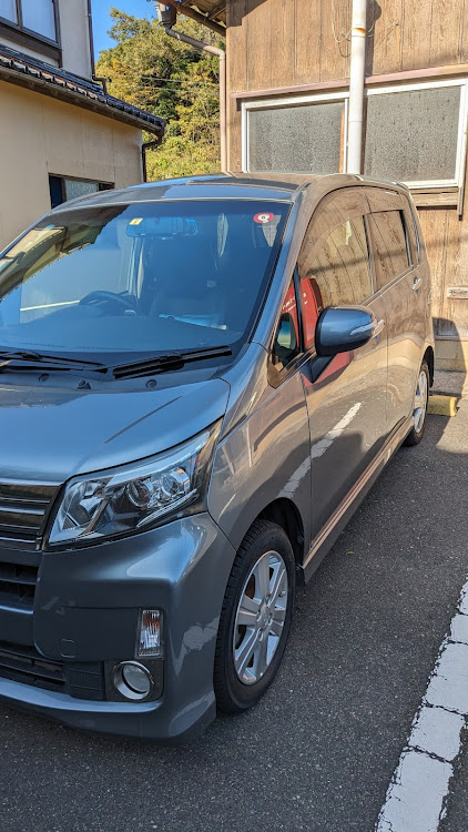 ムーヴカスタムの冬タイヤに交換したよ・手洗い洗車でピカピカ！・手が冷たい中洗車・暖かくしてお過ごしくださいね😊に関するカスタム事例の投稿画像6枚目