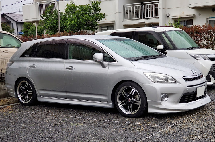 マークXジオのマークxジオ・低いようで低くない少し低い車・梅雨入り・プチプチオフ会・DIYに関するカスタム事例の投稿画像7枚目