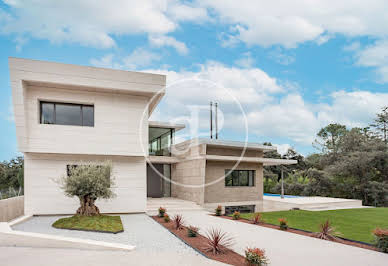 House with pool and terrace 18