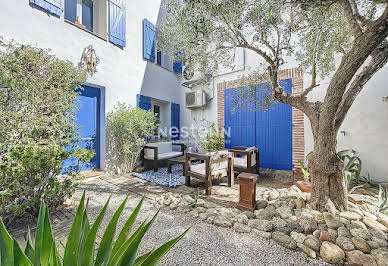 Maison avec piscine et terrasse 1