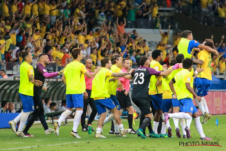 🎥 Le chaos entre l'Argentine et le Brésil, Emiliano Martinez s'en prend à la police dans les tribunes du Maracana