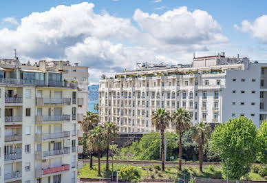 Apartment with terrace 13