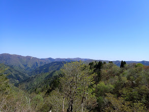 尾根は更に南へ