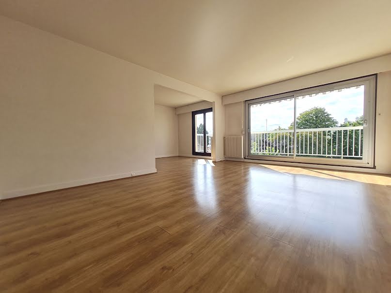 Location  appartement 4 pièces 87.65 m² à Versailles (78000), 1 820 €