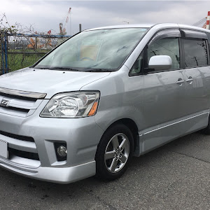 ノア AZR60G