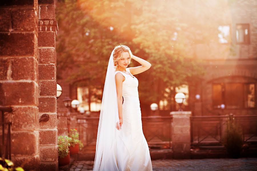 Fotografo di matrimoni Elena Drozdova (luckyhelen). Foto del 18 agosto 2013