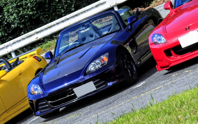 黒羊 さんが投稿したS2000・S2000ミーティング・人の車でピックアップを狙う・人の車って撮るの難しい・ロイヤルネイビーブルーパールに関するカスタム事例の投稿画像2枚目