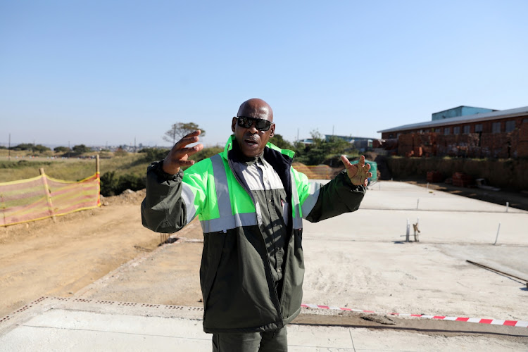 KwaZulu-Natal MEC for public works and human settlements Sipho ‘KK’ Nkosi visited the construction site at Menzi High School in Umlazi, south of Durban, to asses progress.