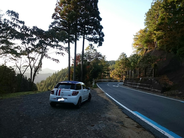 DS3 カブリオの高野山・紅葉・早朝ドライブ・オープンカー・世界遺産に関するカスタム事例の投稿画像8枚目