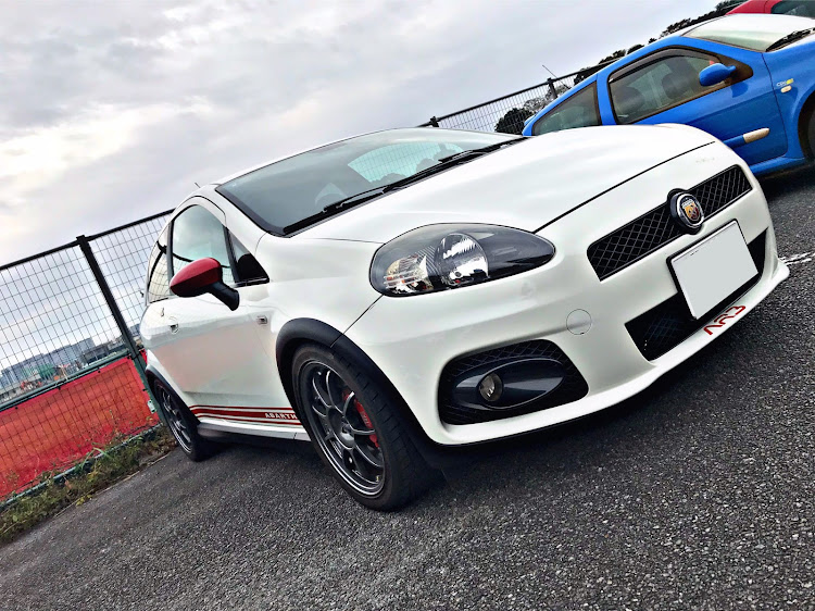 プント スポルティング アバルトのさいたまイタフラミーティング・埼玉スタジアム・遠出第1弾・イタリア車・フランス車に関するカスタム事例の投稿画像9枚目