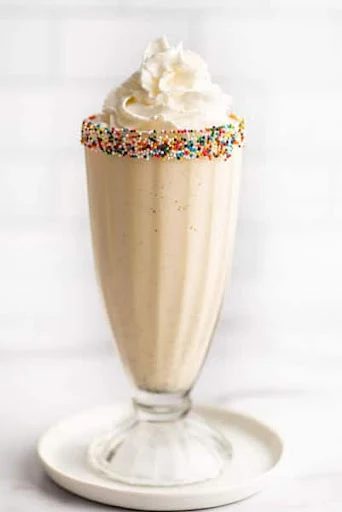 Vanilla Milkshake With Ice Cream