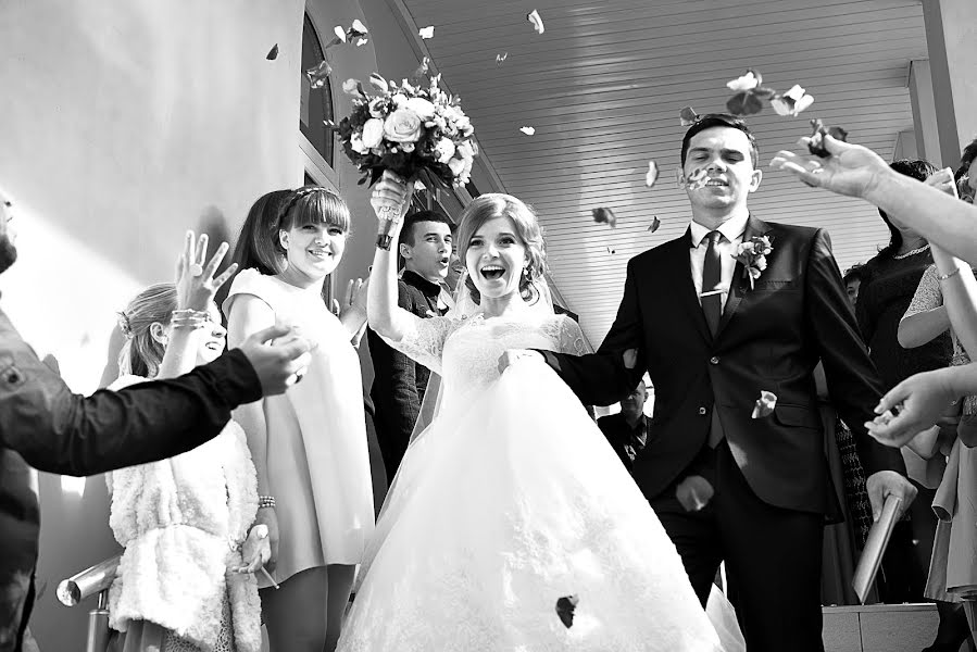 Wedding photographer Elena Raevskaya (leonflo). Photo of 17 February 2017