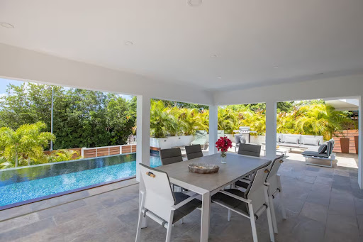 Maison avec piscine et terrasse 2