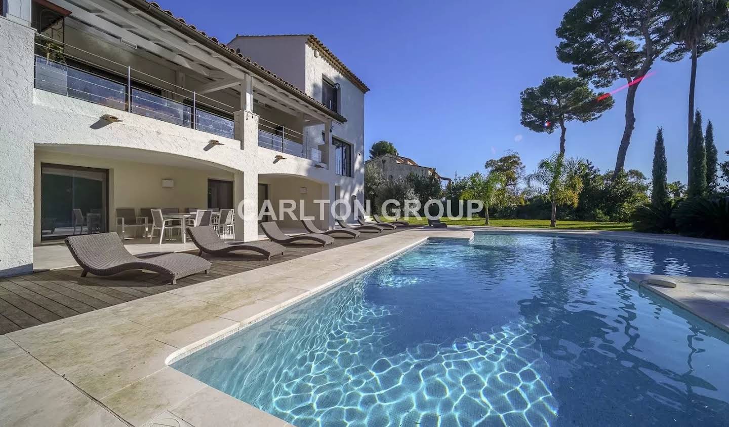 Villa avec piscine et terrasse Antibes