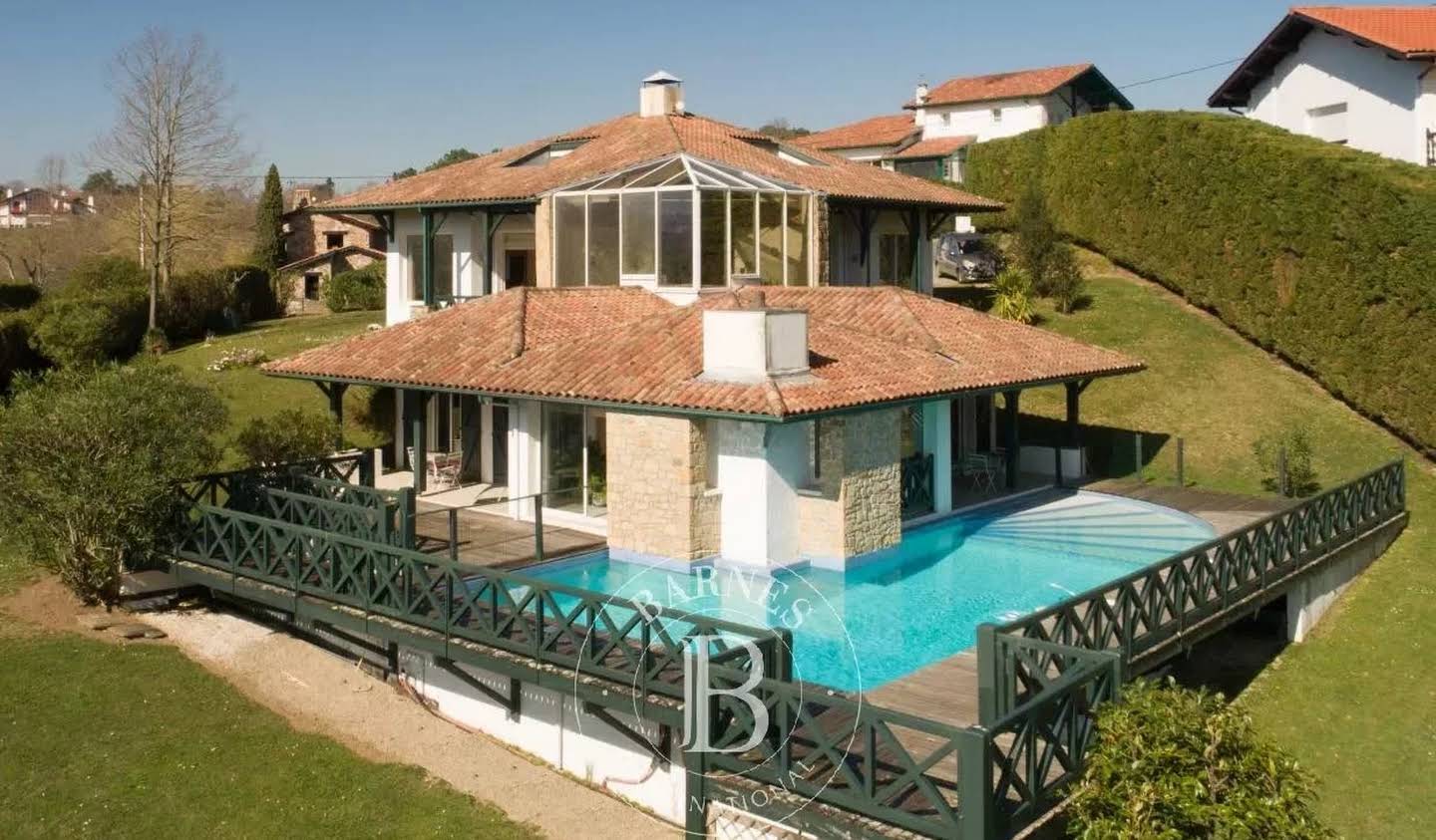 House with pool Urrugne