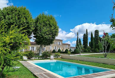 House with pool and garden 8