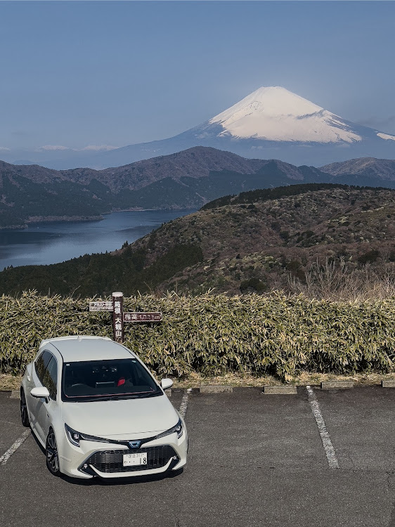 カローラスポーツのターンパイク箱根の人気桜スポット🌸・ワインディングロード沿いの桜🌸・人気スポットでは効率的な撮影を・大自然パノラマ撮影に関するカスタム事例の投稿画像9枚目