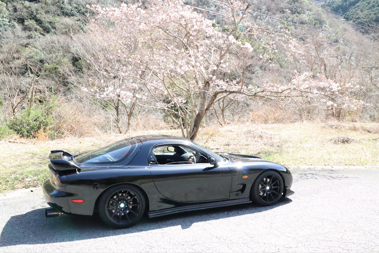 RX-7の桜とコラボ🌸・サクラと愛車・桜とコラボ・FD3S・RX7に関するカスタム事例の投稿画像1枚目