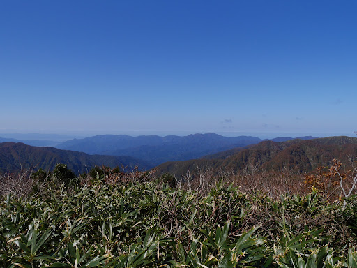 大日山方面（奥は日本海）