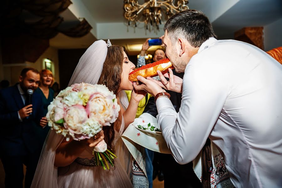 Fotógrafo de casamento Oksana Rubleva (baks). Foto de 17 de outubro 2019