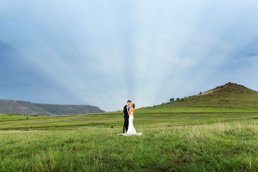 Wedding photographer Ron Harding (ronharding). Photo of 17 April 2020