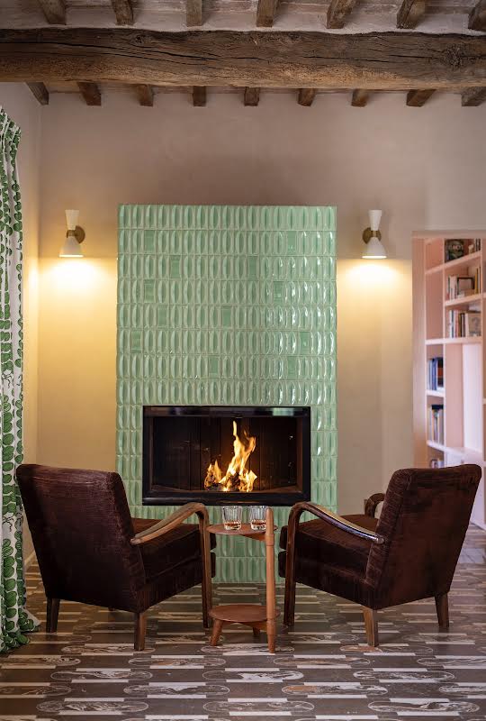 Casa Newton fireplace