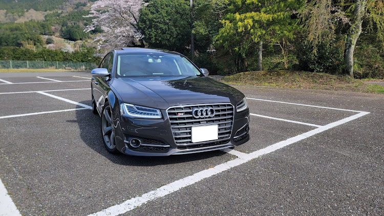 S8のサクラと愛車に関するカスタム事例の投稿画像3枚目