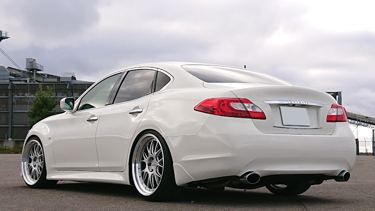 フーガのBBS・フーガ51・INFINITIに関するカスタム事例の投稿画像5枚目