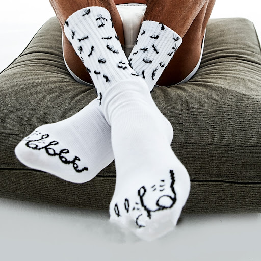 Title 4, Middle and high tube casual socks for everyday ...