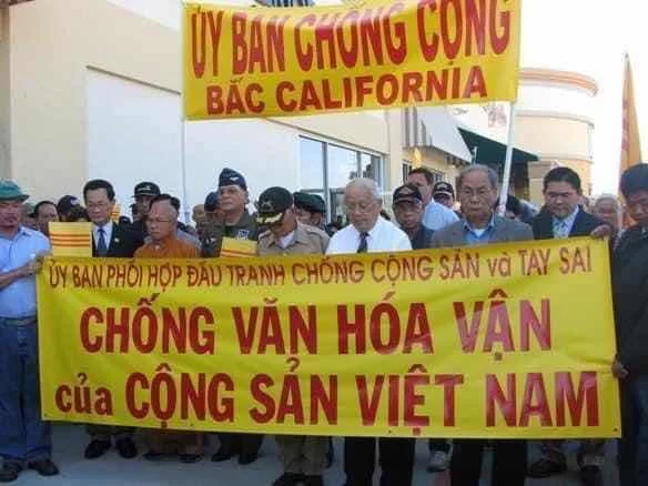 RÉO TÊN LŨ "ĐIẾM CHÁNH TRỊ"