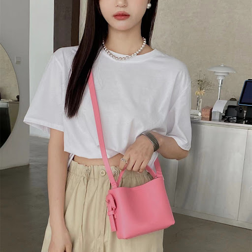 Title 2, Womens Simple Solid Color Leather Shoulder Mes...
