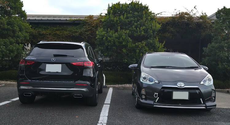 アクアのベンツとコラボに関するカスタム事例の投稿画像1枚目