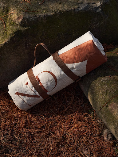 Title 3, Thickened outdoor camping and picnic mat, porta...