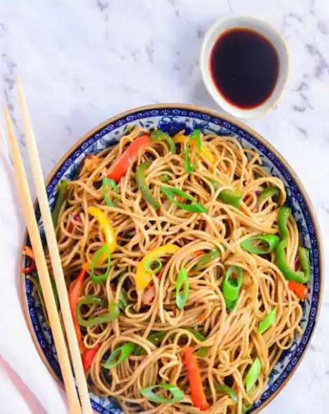 Veg Chilly Garlic Noodle