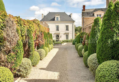 Hôtel particulier avec jardin 11