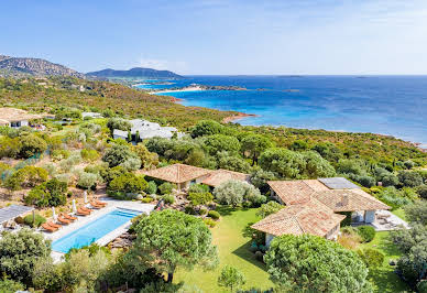 Villa avec piscine en bord de mer 2